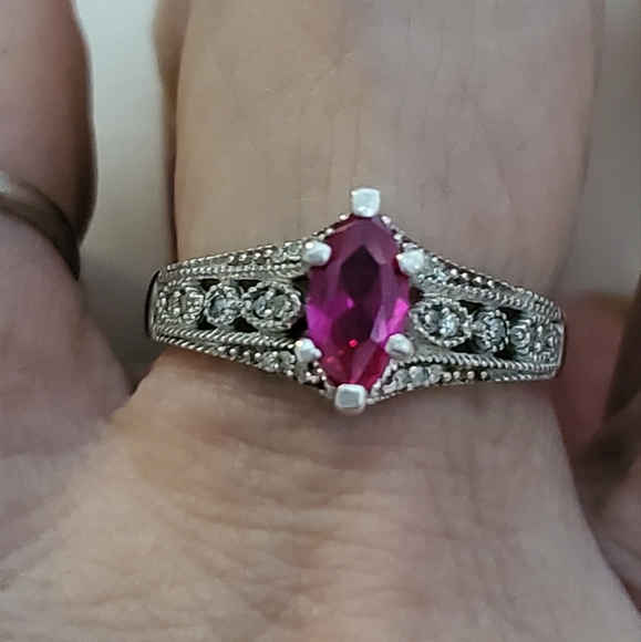 Ruby/diamond wedding ring set - Picture 3 of 11